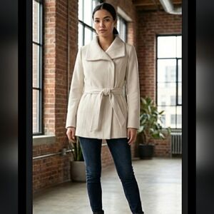 41 Hawthorn Cream Belted Trench Coat